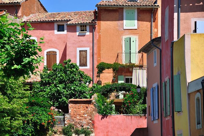 Luberon Villages Half-Day Tour from Aix-en-Provence - Gordes: Hilltop Views and a Proper Taste of the Iconic Look