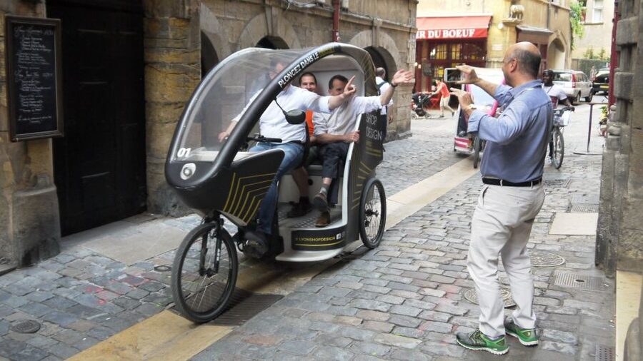 Lyon: 1 or 2-Hour Pedicab Tour - Vieux Lyon in an hour: silk-trade passageways and Saint-Jean Cathedral