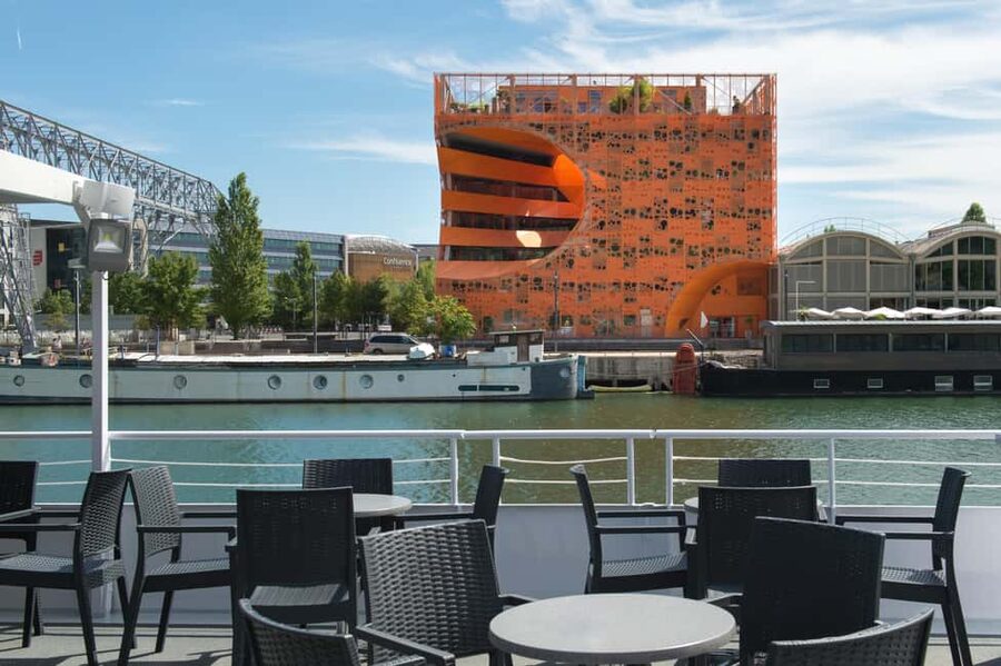 Lyon 2.5-Hour Lunch Cruise - Commentary and Audio Guide: How to Use It Without Stress