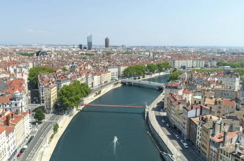 Lyon: Boat Rental without a License - Where you meet: Cap Confluent and Quai Arlès Dufour