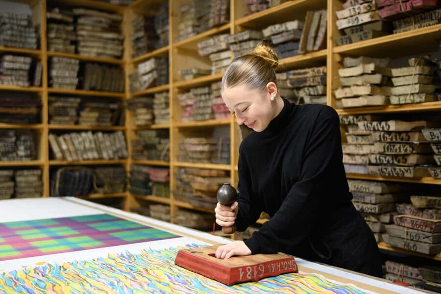 Lyon: Create your own traditional Lyonnais silk square - Who this workshop suits best (and who should skip it)