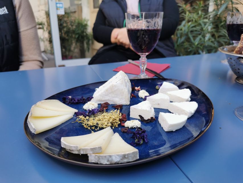 Lyon: Food Walking Tour with a Local Guide - Entering Vieux Lyon from a food-first angle