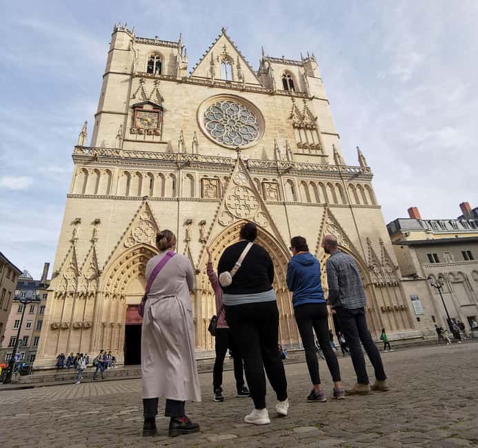 Lyon: Food Walking Tour with a Local Guide - The guide factor: the difference between a snack and a story
