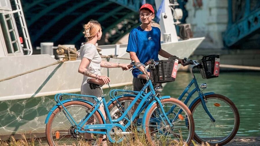 Lyon: Guided City Bike Tour - Getting Set Up on Quai Romain Rolland