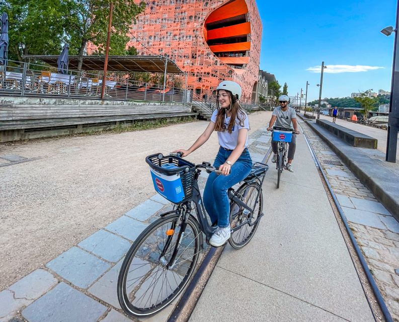 Lyon: Guided City Bike Tour - Place Bellecour: a classic Lyons-center pause
