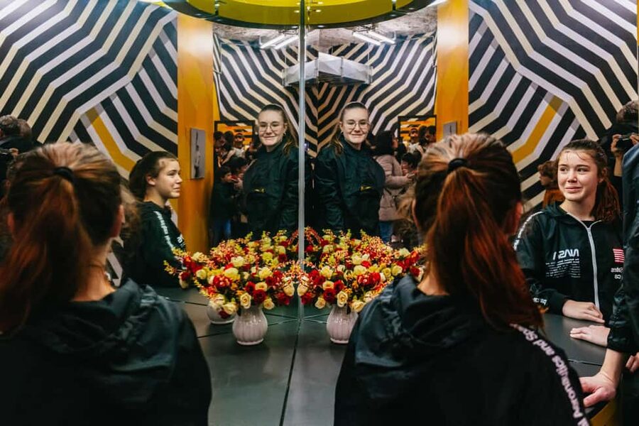 Lyon: Musée de l’illusion Entrance Ticket - Holograms, Puzzles, and the Pace of Curiosity