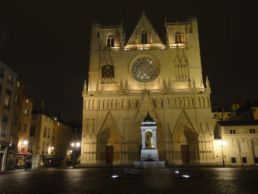 Lyon: Old District Private Guided Walking Tour - First stop: why Vieux Lyon and Saint-Jean set the tone