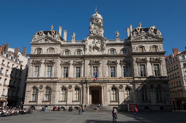Lyon: Old District Private Guided Walking Tour - From cathedral streets to Juiverie Street and the Old Town vibe
