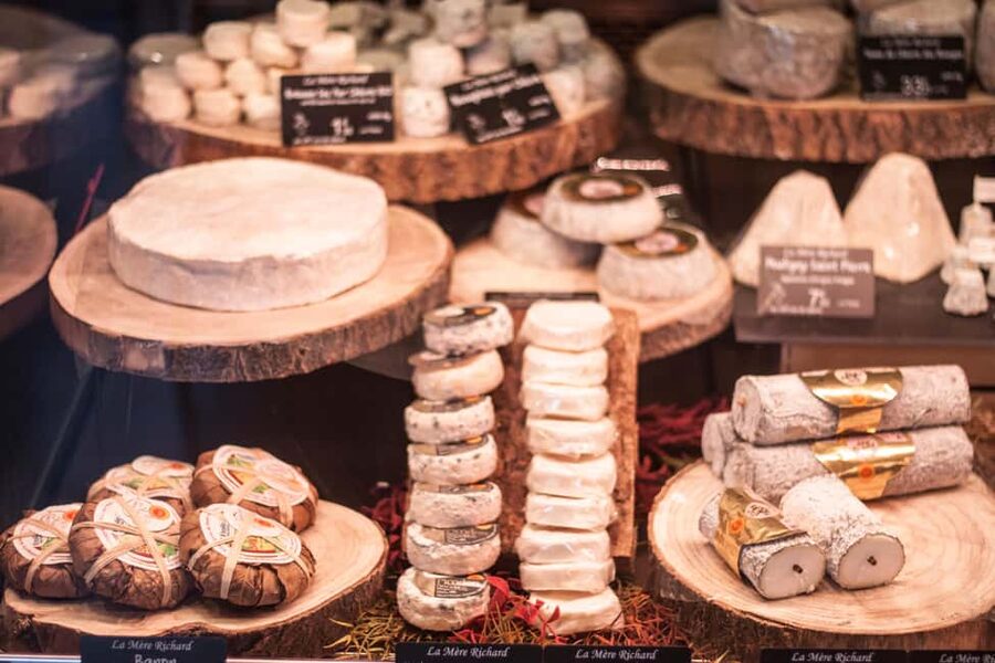 Lyon: Old Town Food Tour with 6 French Food Tastings & Wine - Entering Vieux Lyon With a Local Food Game Plan