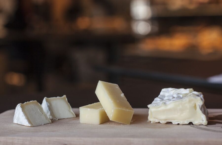 Lyon: Old Town Food Tour with 6 French Food Tastings & Wine - Canut Breakfast Tasting, Lyon’s Worker-Era Flavors