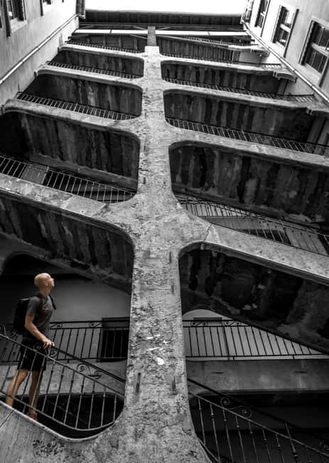 Lyon: Private Traboules Tour – Hidden Passages - Walking Realities: Stairs, Tight Turns, and Heat