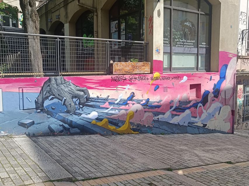 Lyon: Street Art in the Croix Rousse district - Dog-friendly and accessibility planning, done the right way