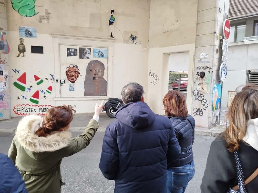 Lyon: Street Art in the Croix Rousse district - Start at Place de la Croix-Rousse, then follow the slopes