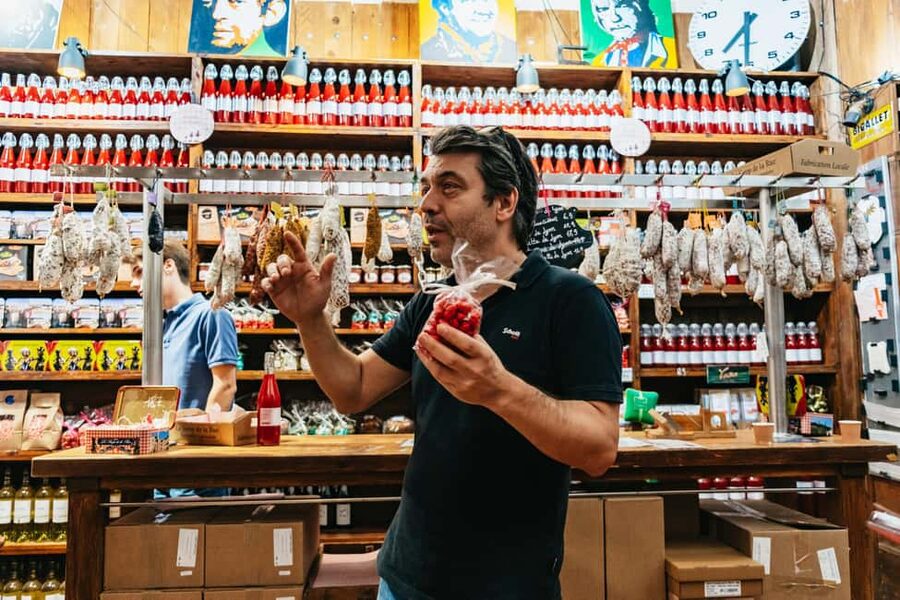 Lyon: Vieux Lyon Food Tasting Walking Tour - Key highlights worth planning for