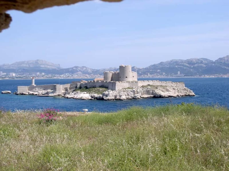 Marseille: 24, 48, or 72-Hour CityPass with Public Transport - The museum duo: MuCEM and Regards de Provence, plus the closure-day reality