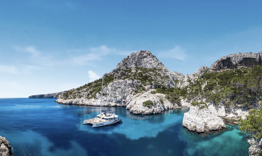 Marseille: A day on a catamaran in the Calanques - All inclusive - A full day itinerary: aperitif, brunch or lunch, then more sea time