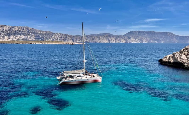 Marseille: Calanques Catamaran Cruise, Picnic, & Swimming - A small catamaran makes the Calanques feel personal