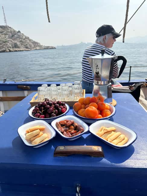 Marseille: Château d'If and Frioul Calanques Sailing Cruise - Frioul Archipelago on the way out: views first, explanations along the route