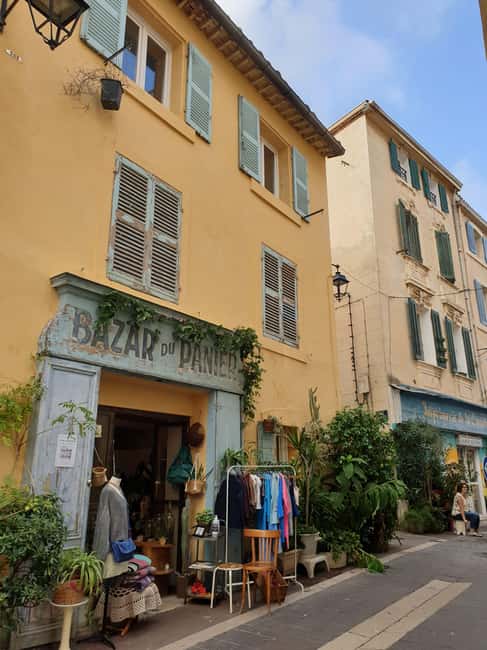 Marseille: découvrir la vieille ville avec un marseillais - Claude, un guide marseillais qui ajuste votre tempo