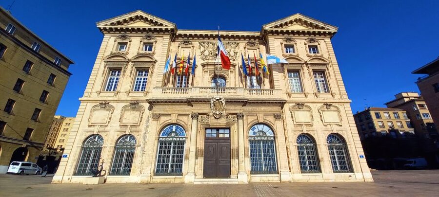 Marseille: Essential Guided Walking Tour of the City - Palais du Pharo at Le Pharo, a seaside finish with royal connections