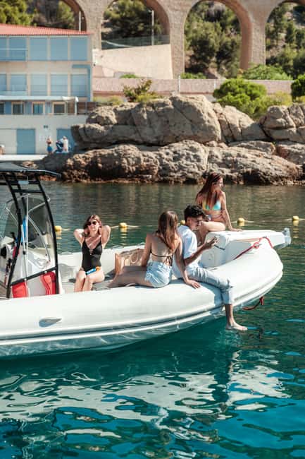 Marseille: Frioul Islands Boat Tour with Swim Stop - Frioul archipelago cruising: Pomègues, Ratonneau, and quiet coves