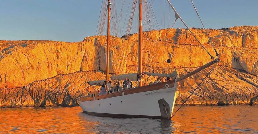 Marseille: Frioul Islands Sunset Cruise with Cocktail Dinner - Why This Marseille Sunset Cruise Works So Well