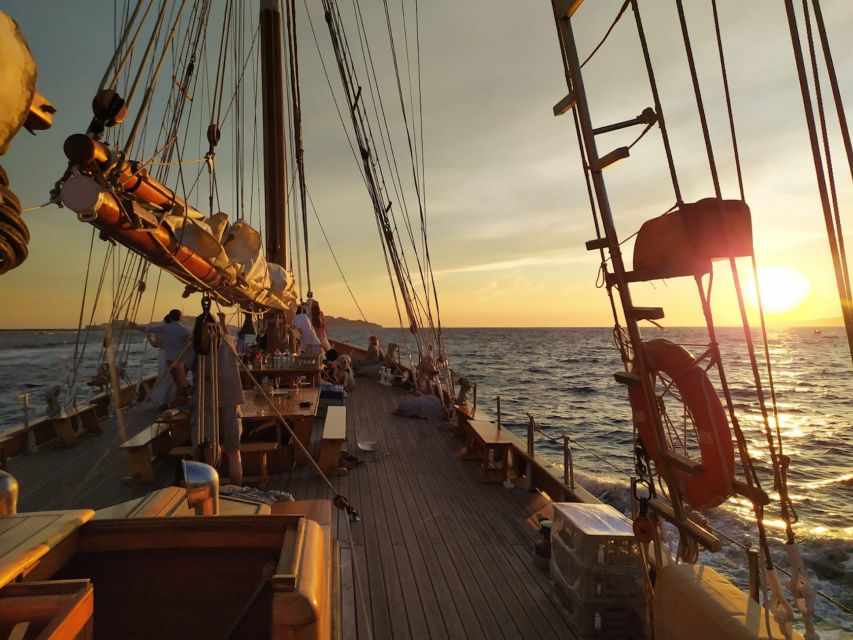 Marseille: Frioul Islands Sunset Cruise with Cocktail Dinner - The Yacht Atmosphere: Social, Romantic, and Run Like a Ship