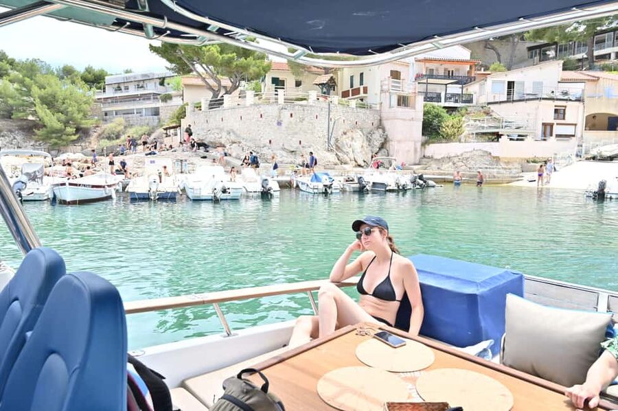 Marseille: Half-Day Boat Tour to the Calanques National Park - Calanques by Quiet Hybrid Electric Boat: The Real Point of This Trip