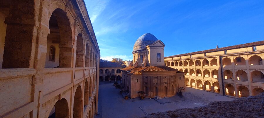 Marseille: Half-Day City Highlights Guided Walking Tour - Palais du Pharo and Saint Victor, Finishing With Character