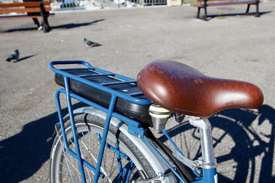 Marseille: Half-Day E-Bike Tour from Cruise Port - Notre Dame de la Garde: the climb, the views, and how to make it easier