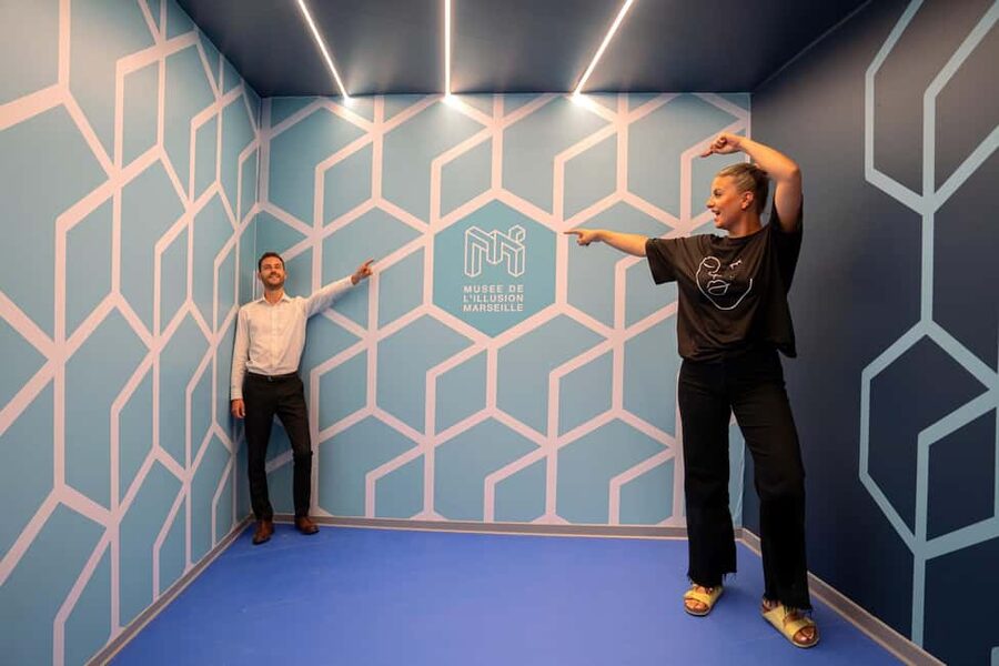 Marseille: Musée de l'Illusion Entry Ticket - A 1-hour optical illusion route in Marseille