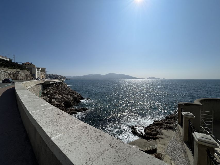 Marseille: Sightseeing E-Bike Tour - Le Panier, Hôtel-Dieu, and City Hall, the old streets you can actually reach