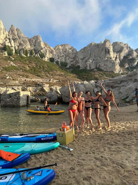 Marseille: stand-up paddle tour - discover the calanques - Paddling past Goudes and La Maronaise