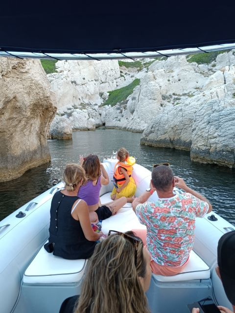 Marseille: Sunset Boat Cruise with Rosé Wine & Snacks - Port du Frioul and Old Port return: where you breathe and where you photo