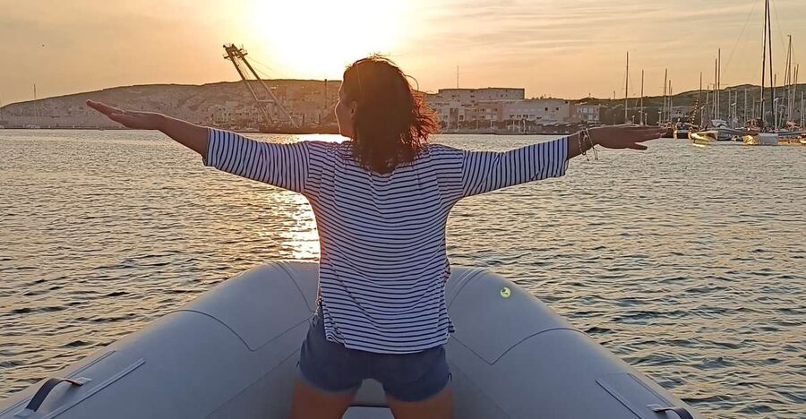 Marseille: Sunset Boat Cruise with Rosé Wine & Snacks - Crew, comfort, and why the small group feels personal
