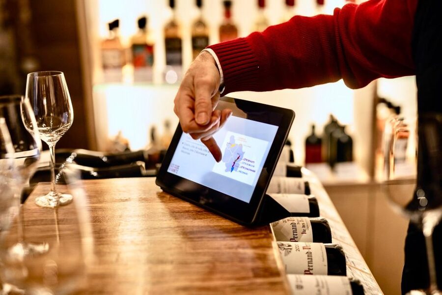 🍷 Masterclass Pinot Noir - Wine tasting in Dijon 🇫🇷 - Start at Les Clos Vivants, where the tasting feels like a shop conversation