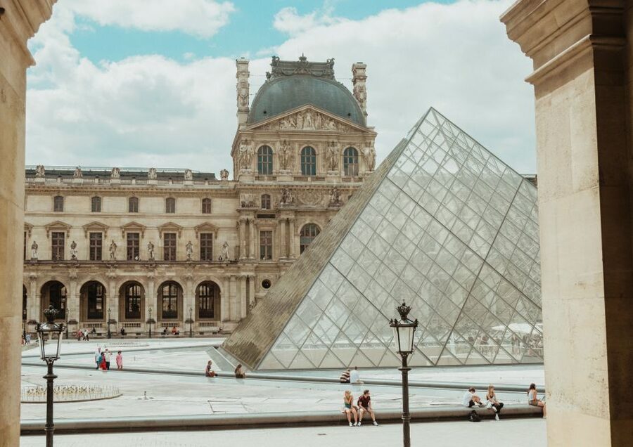 Mona Lisa & Louvre Masterpieces Tour with Reserved Access - Greek and Roman rooms: the Sphinx of Tanis and why context matters