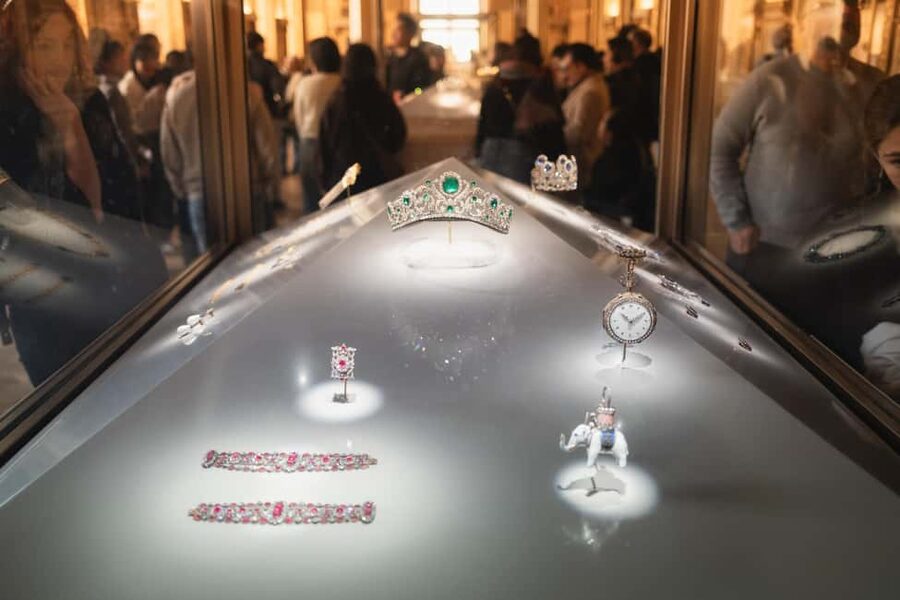 Mona Lisa & Treasures: 6-people Max Louvre Experience - Price, What’s Included, and When It’s a Great Value