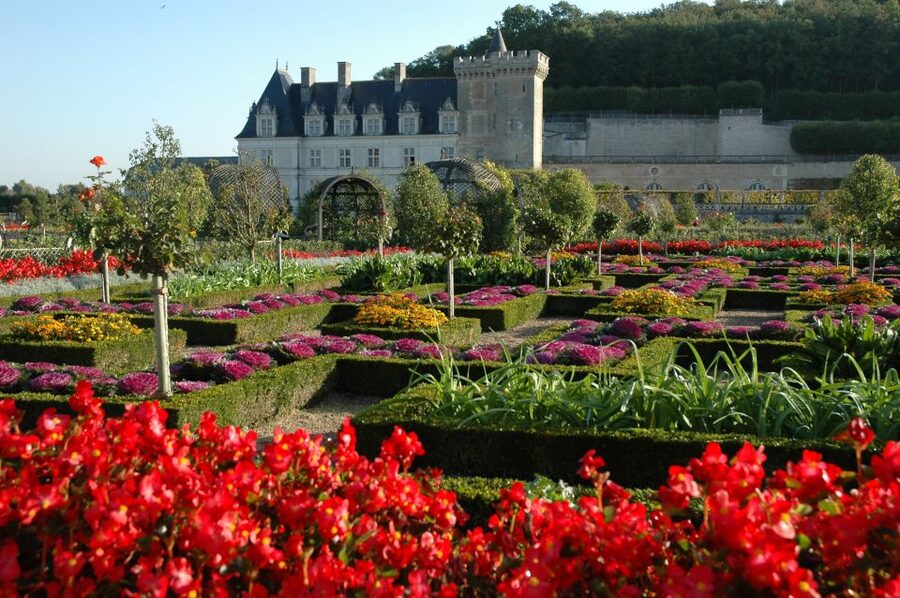 Mont Saint-Michel & Chateaux Country 3-Day Tour from Paris - Normandy reflection stop: Omaha Beach and the emotional weight of context