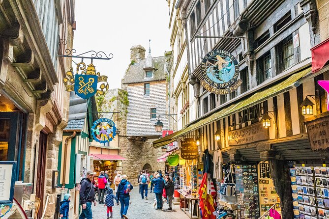 Mont Saint Michel Day Trip from Paris with English Speaking Guide - The return to Paris: regrouping and staying on schedule