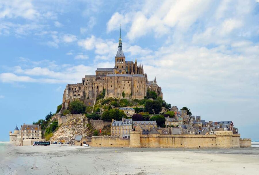 Mont Saint-Michel: Guided tour of the village and optional abbey entrance - Why Mont Saint-Michel makes more sense with a guide
