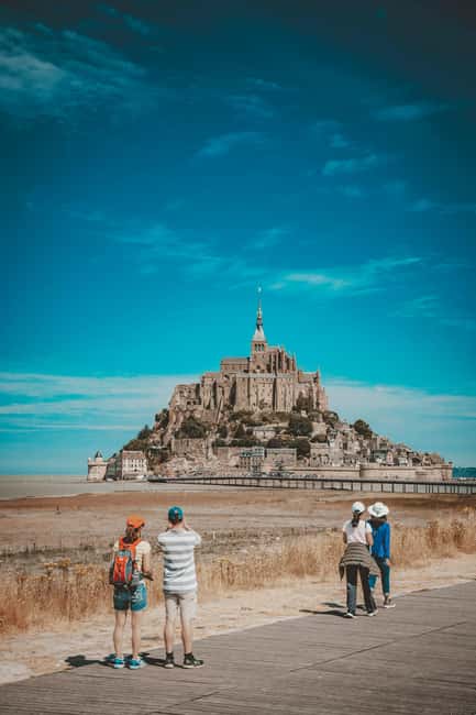 Mont Saint-Michel: Guided tour of the village and optional abbey entrance - Free time after the tour: craft shops and a practical meal plan