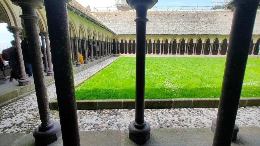 Mont-Saint-Michel: Private Guided Tour with Abbey Entrance - Mont-Saint-Michel feels different when you skip the maze
