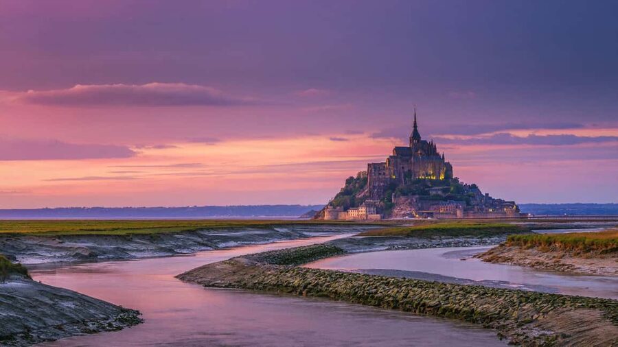Mont Saint-Michel Small-Group Day Trip from Paris with Abbey Ticket - Mont Saint-Michel, in a small-group rhythm that actually works