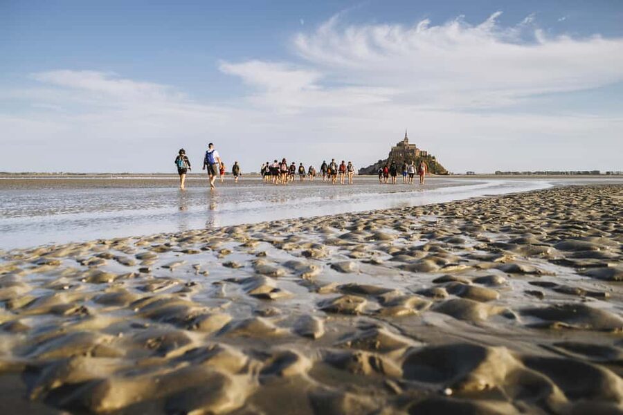 Mont-saint-Michel : Walk in the heart of the Bay - The guide experience: history, nature, and stories you can use
