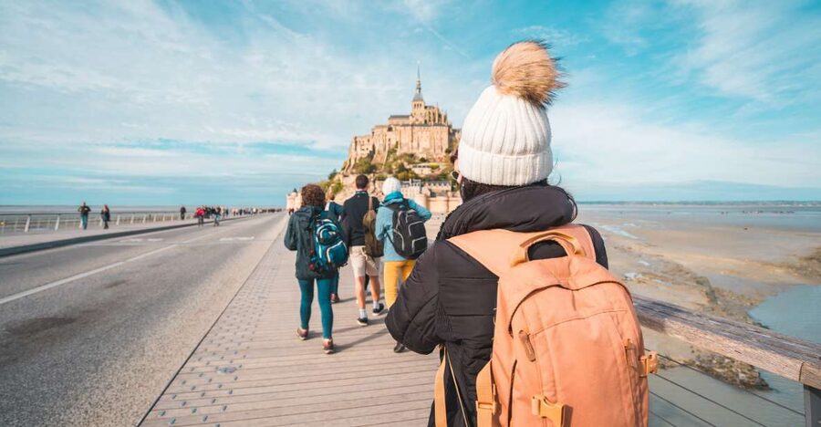 Mont Saint Michel: Walking Tour & Optional Abbey Ticket - Meeting the guide, then riding up to the island village