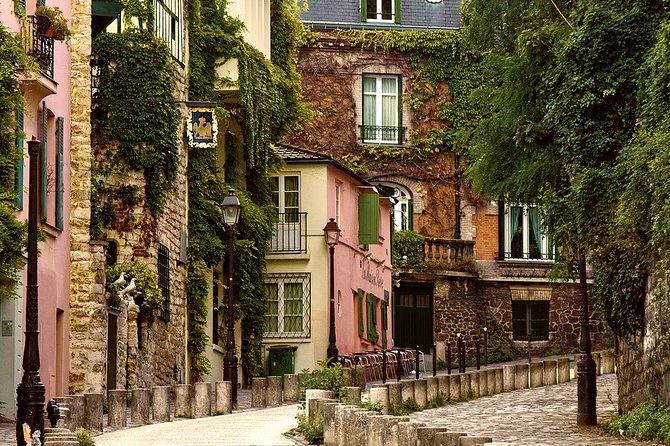 Montmartre District Walking Tour in Paris - Vigne du Clos Montmartre and La Maison Rose: The Everyday Side of Artist Legend