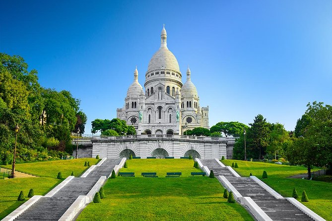 Montmartre District Walking Tour in Paris - Place du Tertre, Artist Studios, and Why This Hill Pulled Big Names