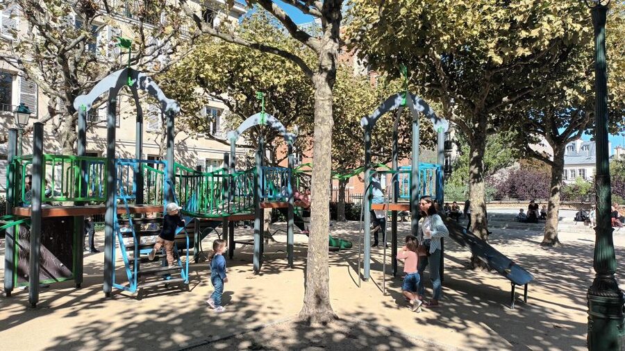 Montmartre: Guided Tour for Kids and Families - Starting at Anvers, then shifting gears to a family pace