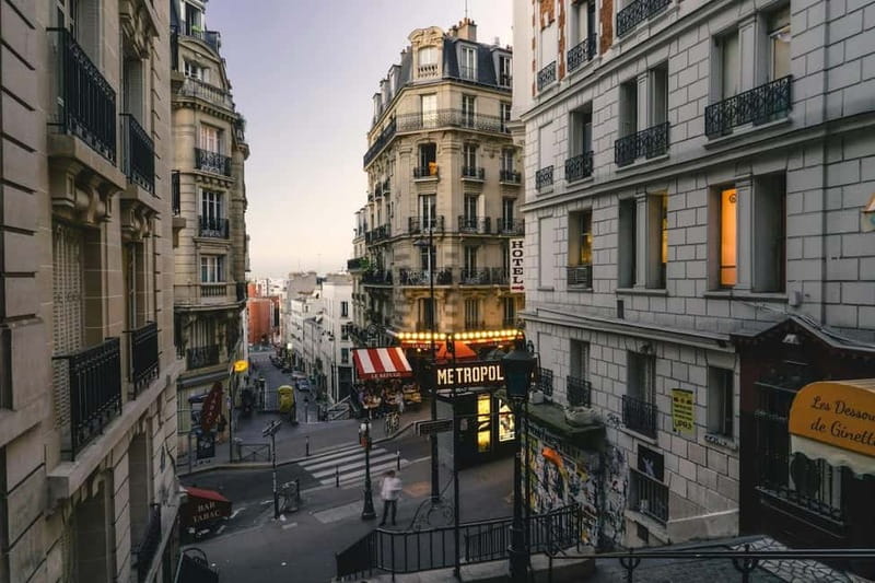 Montmartre. The artist village+its unique charm. My hood. - Practical tips before you go